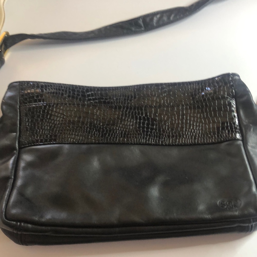 Woman’s Y2k Black leather medium size SAS classy  medium handbag purse
